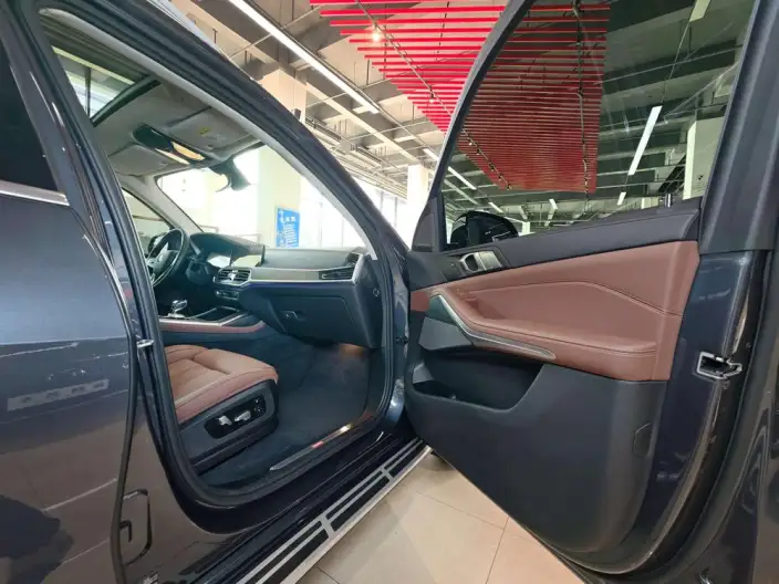 BMW X7 2021 Model xDrive40i Leading Model Luxury Set – фото 37