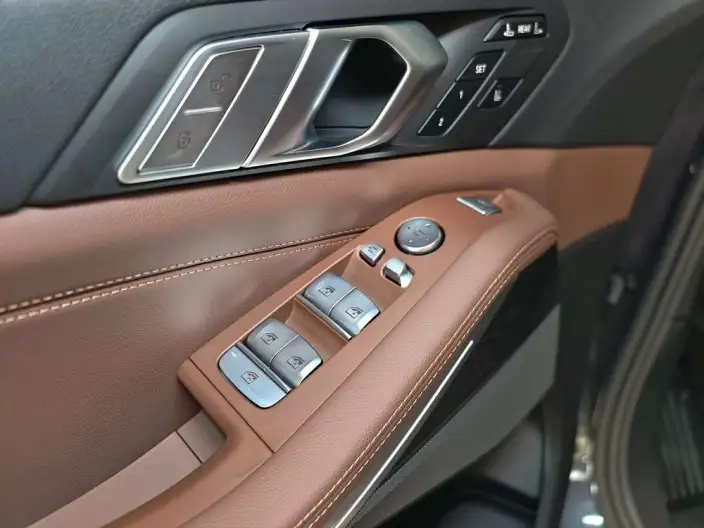 BMW X7 2021 Model xDrive40i Leading Model Luxury Set – фото 38