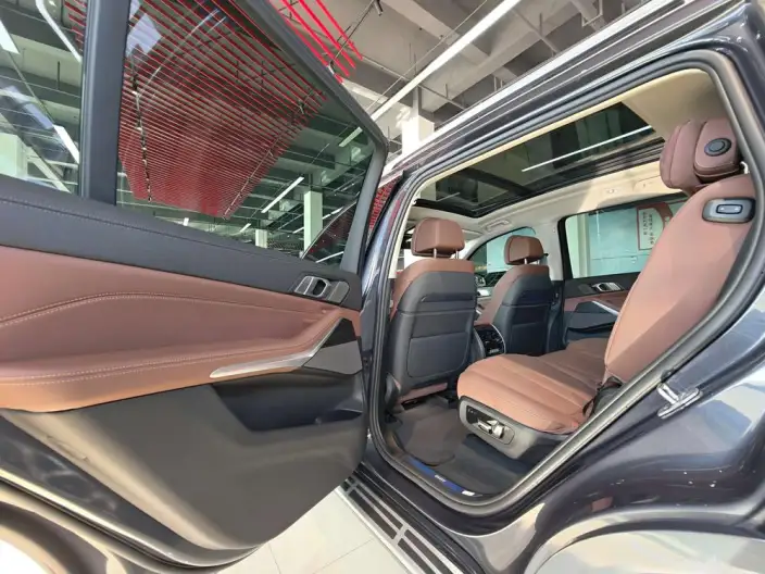 BMW X7 2021 Model xDrive40i Leading Model Luxury Set – фото 40
