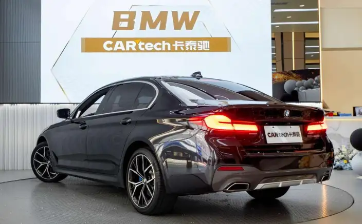 BMW 5 Series 2021 Model 530Li Exclusive Model M Sports Set – фото 4