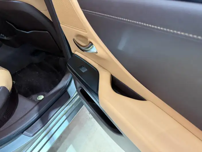 Lexus ES 2020 Model 300h Superior Edition China VI – фото 12
