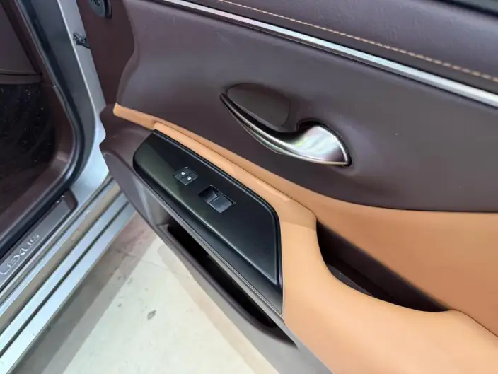 Lexus ES 2020 Model 300h Superior Edition China VI – фото 13