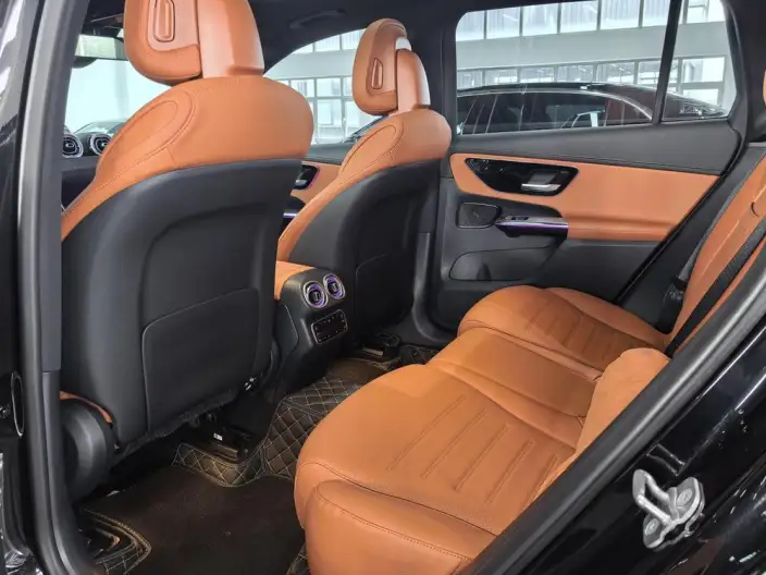 Mercedes-Benz GLC 2024 Model GLC 260 L 4MATIC Luxury Model 5 seat – фото 10