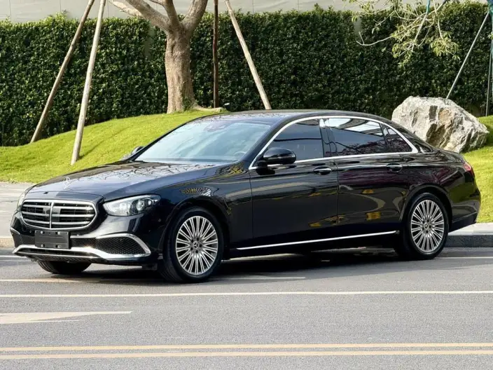Mercedes-Benz E-Class 2021 Model E 300 L Noble Model sedan – фото 1