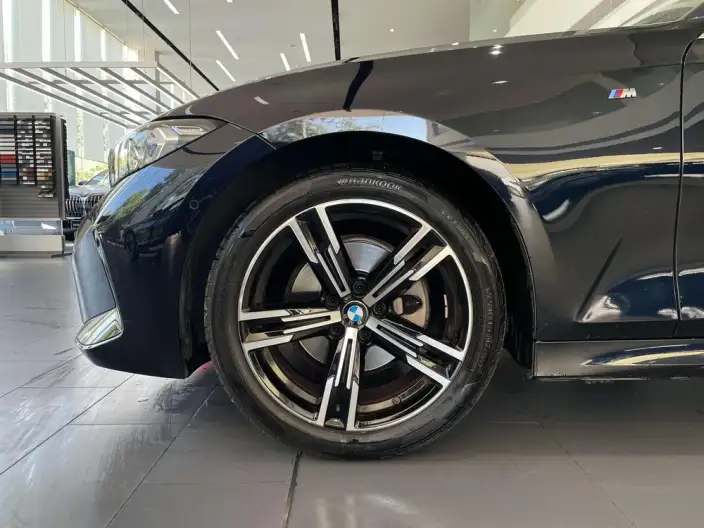 BMW 3 Series 2023 Model 325i M Sports Set – фото 6