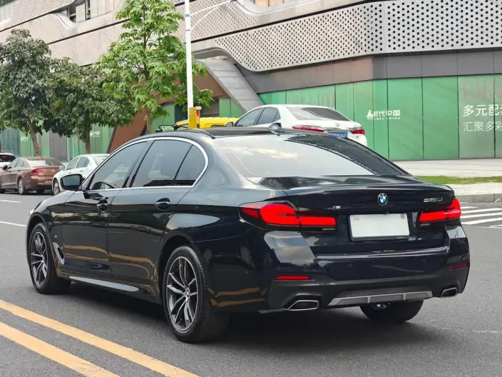 BMW 5 Series 2022 Model Facelift II 525Li M Sports Set – фото 4