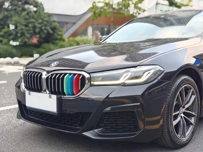 BMW 5 Series 2022 Model Facelift II 525Li M Sports Set – фото 9
