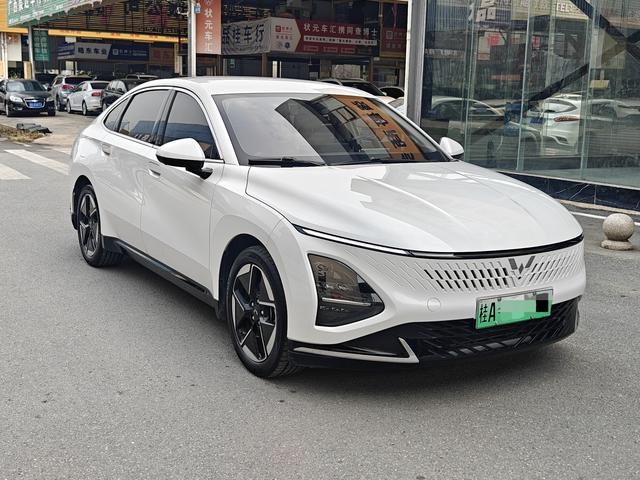 Wuling Starlight PHEV 2023 150 Advanced – фото 3