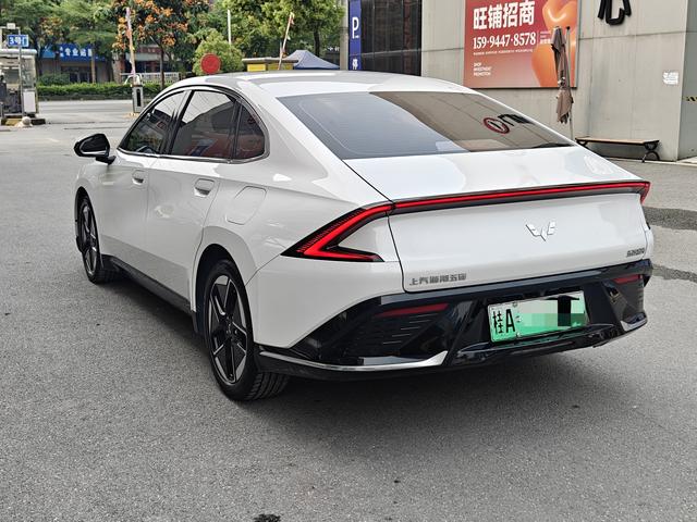 Wuling Starlight PHEV 2023 150 Advanced – фото 5