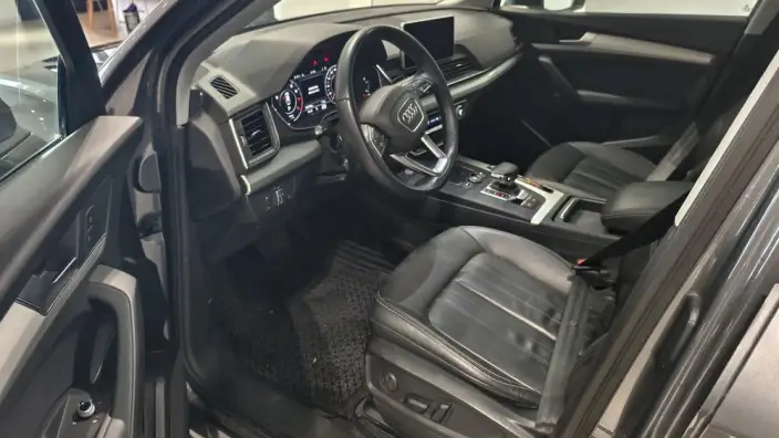 Audi Q5L 2020 Model 40 TFSI Rong Xiang Fashion Model – фото 9