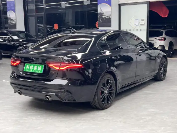 Jaguar XE L 2025 Model 2.0T 250PS R-DYNAMIC 90th Anniversary Collector Edition Edition – фото 7