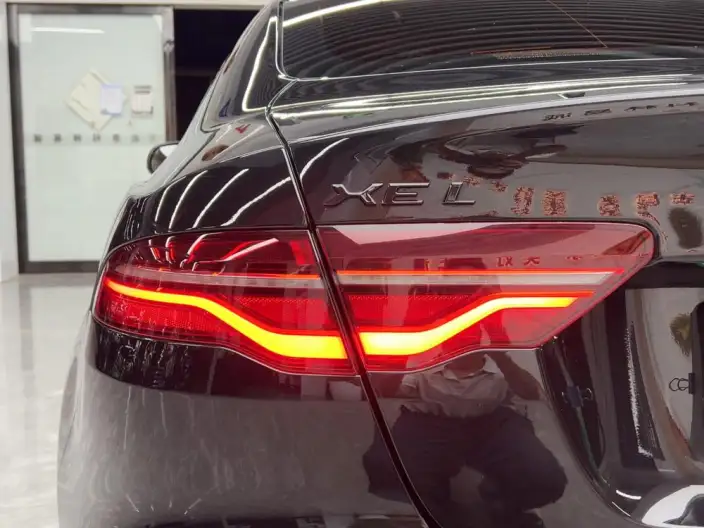 Jaguar XE L 2025 Model 2.0T 250PS R-DYNAMIC 90th Anniversary Collector Edition Edition – фото 9