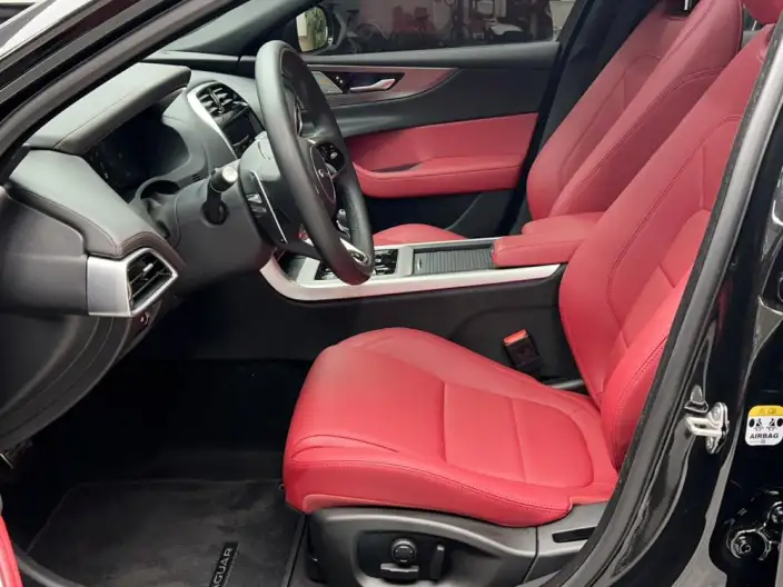 Jaguar XE L 2025 Model 2.0T 250PS R-DYNAMIC 90th Anniversary Collector Edition Edition – фото 20