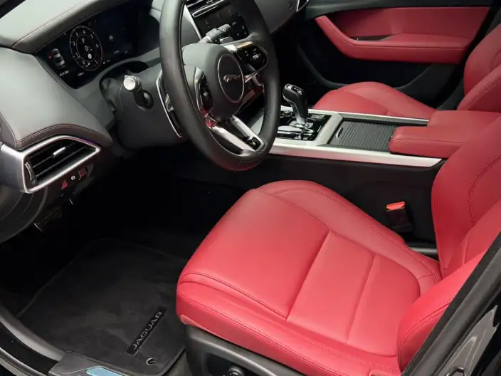 Jaguar XE L 2025 Model 2.0T 250PS R-DYNAMIC 90th Anniversary Collector Edition Edition – фото 27