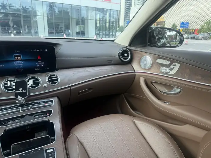 Mercedes-Benz E-Class 2021 Model E 300 L Luxury Model sedan – фото 10
