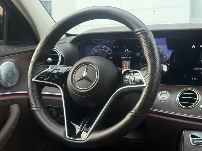 Mercedes-Benz E-Class 2021 Model E 300 L Luxury Model sedan – фото 15
