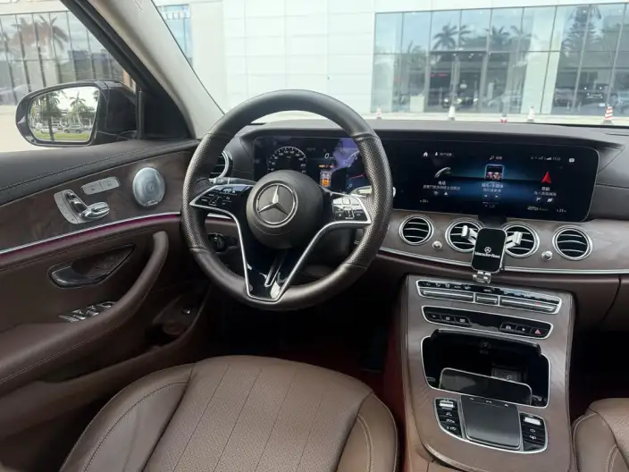 Mercedes-Benz E-Class 2021 Model E 300 L Luxury Model sedan – фото 16