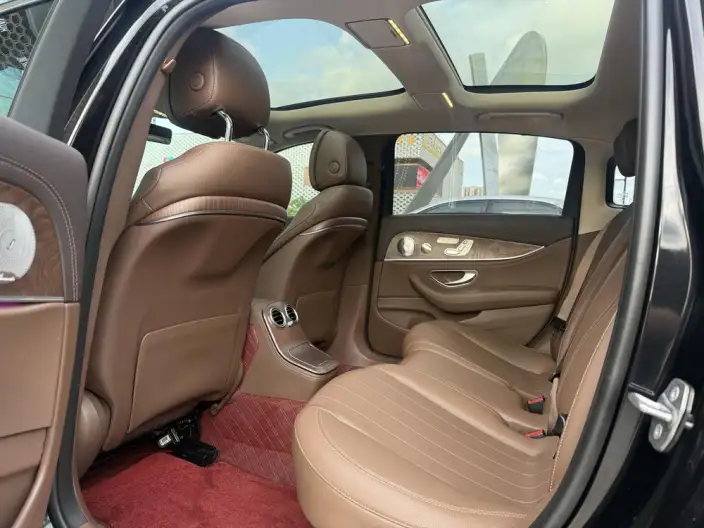 Mercedes-Benz E-Class 2021 Model E 300 L Luxury Model sedan – фото 19