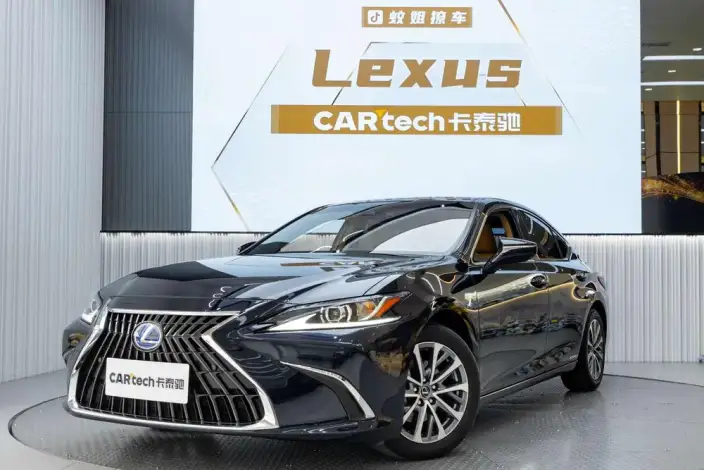 Lexus ES 2021 Model 300h Superior Edition – фото 1