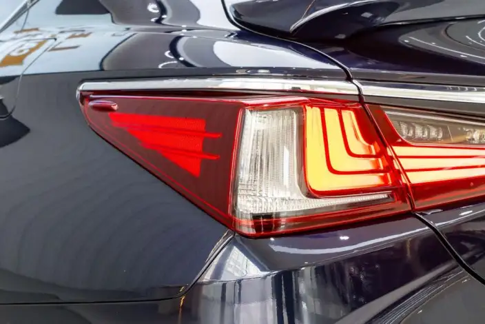 Lexus ES 2021 Model 300h Superior Edition – фото 10
