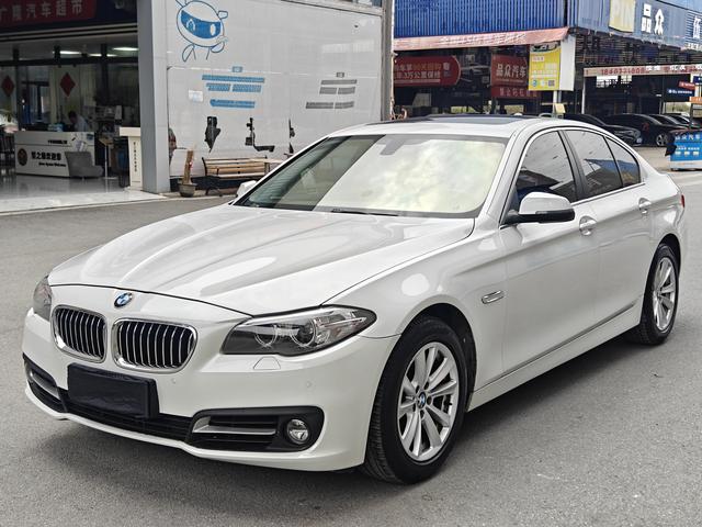 BMW 5 Series импорт 2015 модификация 520i Elegance