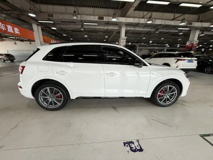 Audi Q5L 2024 Model 40TFSI Luxury Dynamic Model – фото 8