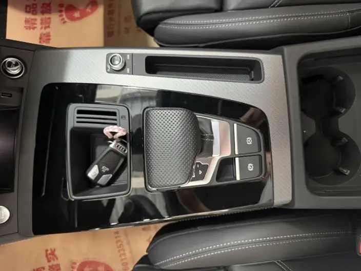 Audi Q5L 2024 Model 40TFSI Luxury Dynamic Model – фото 10