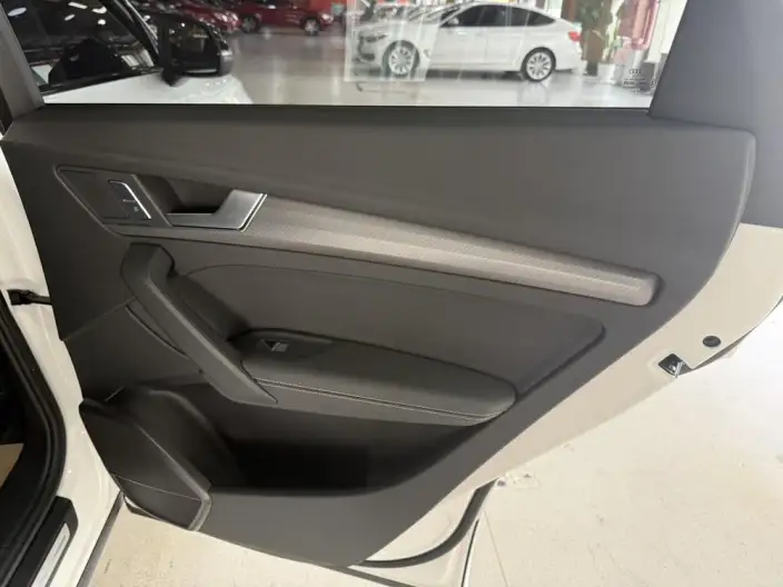 Audi Q5L 2024 Model 40TFSI Luxury Dynamic Model – фото 11