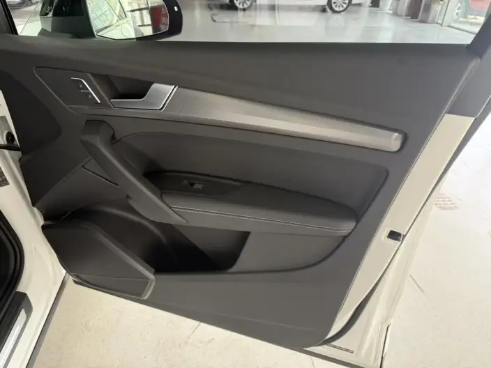 Audi Q5L 2024 Model 40TFSI Luxury Dynamic Model – фото 12