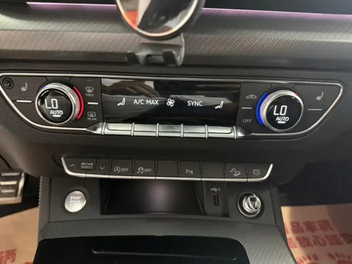 Audi Q5L 2024 Model 40TFSI Luxury Dynamic Model – фото 15