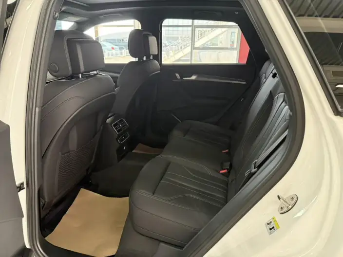 Audi Q5L 2024 Model 40TFSI Luxury Dynamic Model – фото 26
