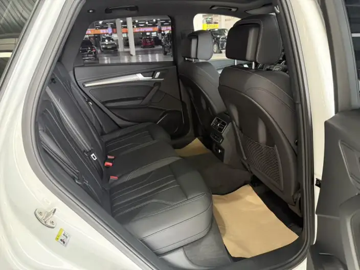 Audi Q5L 2024 Model 40TFSI Luxury Dynamic Model – фото 27
