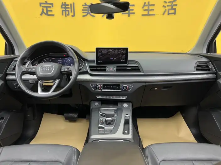Audi Q5L 2020 Model 45 TFSI Exclusive Fashion Model – фото 20