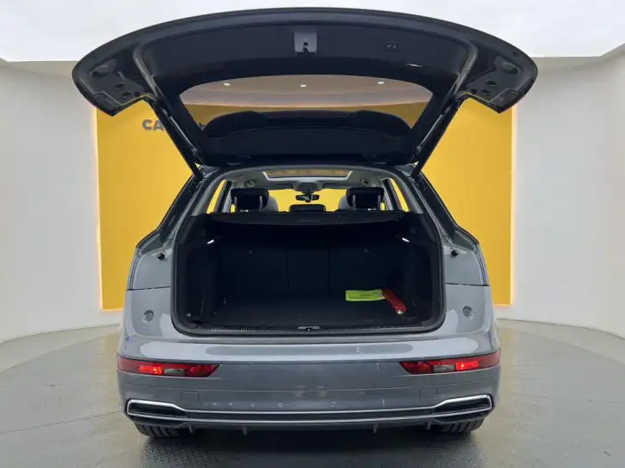 Audi Q5L 2020 Model 45 TFSI Exclusive Fashion Model – фото 25