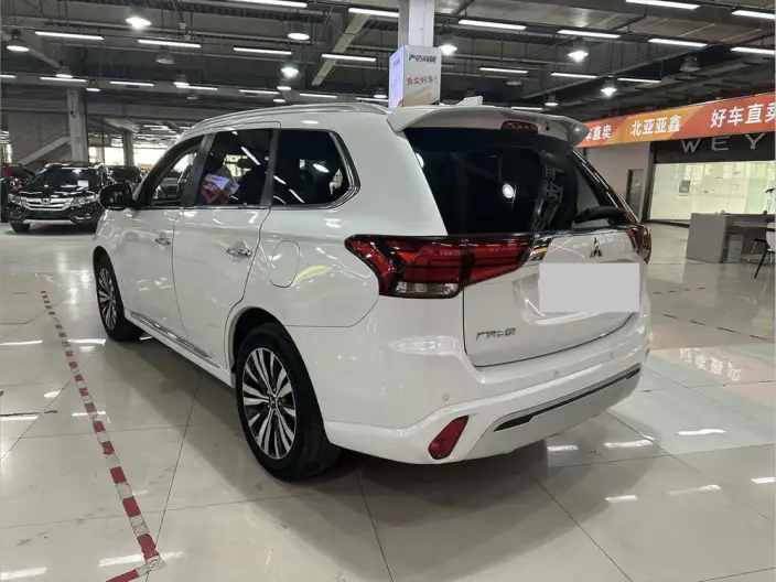 Mitsubishi Outlander 2021 Model 2.4L 4WD Enjoy Edition 5 seat – фото 5