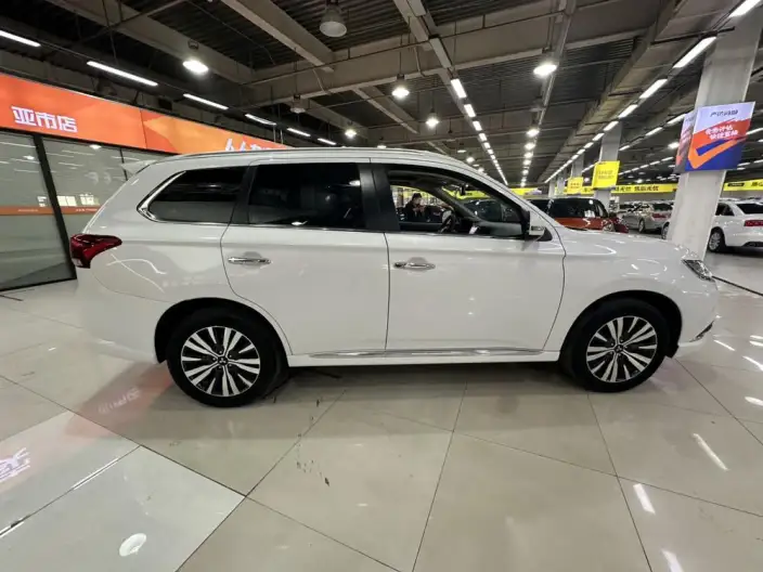 Mitsubishi Outlander 2021 Model 2.4L 4WD Enjoy Edition 5 seat – фото 8