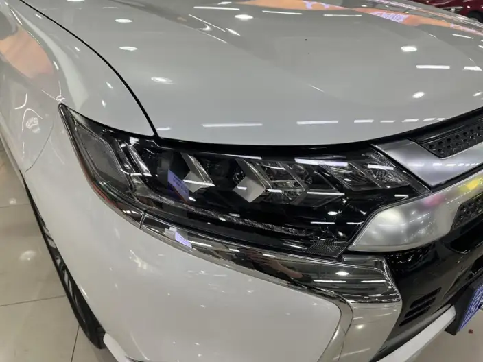 Mitsubishi Outlander 2021 Model 2.4L 4WD Enjoy Edition 5 seat – фото 12