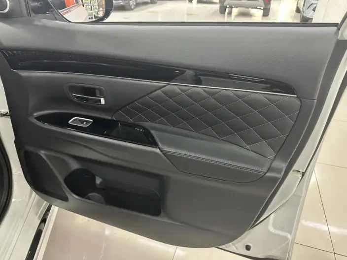 Mitsubishi Outlander 2021 Model 2.4L 4WD Enjoy Edition 5 seat – фото 14