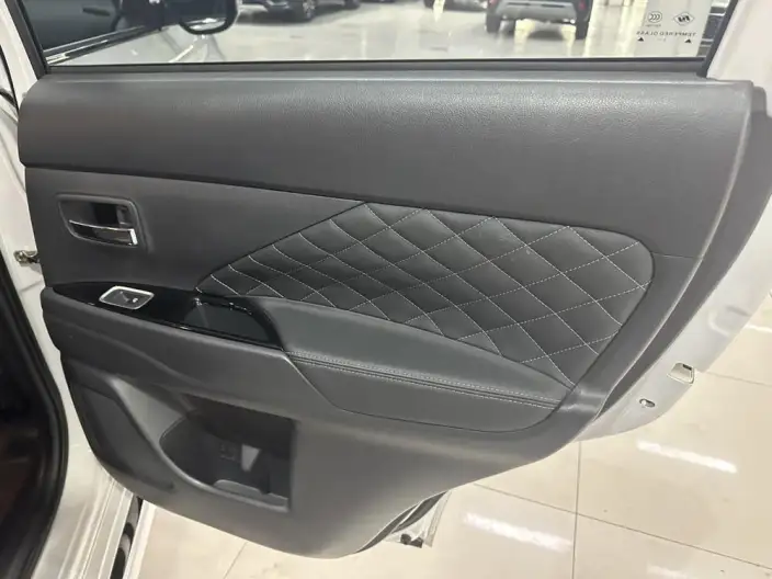 Mitsubishi Outlander 2021 Model 2.4L 4WD Enjoy Edition 5 seat – фото 17