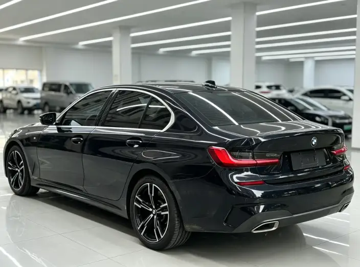 BMW 3 Series 2021 Model 325i M Sports Set – фото 4