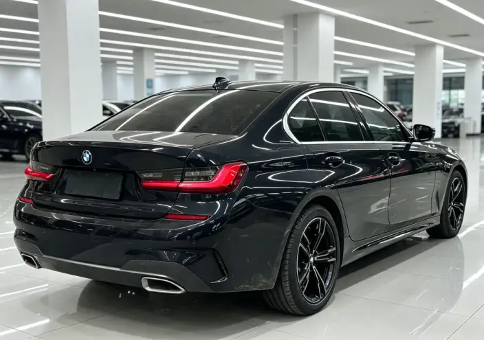 BMW 3 Series 2021 Model 325i M Sports Set – фото 6
