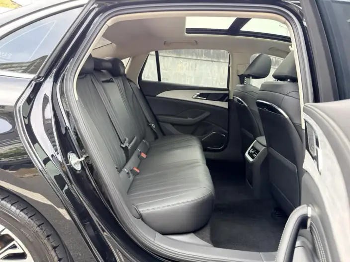 Hongqi H5 2024 Model 2.0T Automatic Flag Enjoy Edition – фото 36