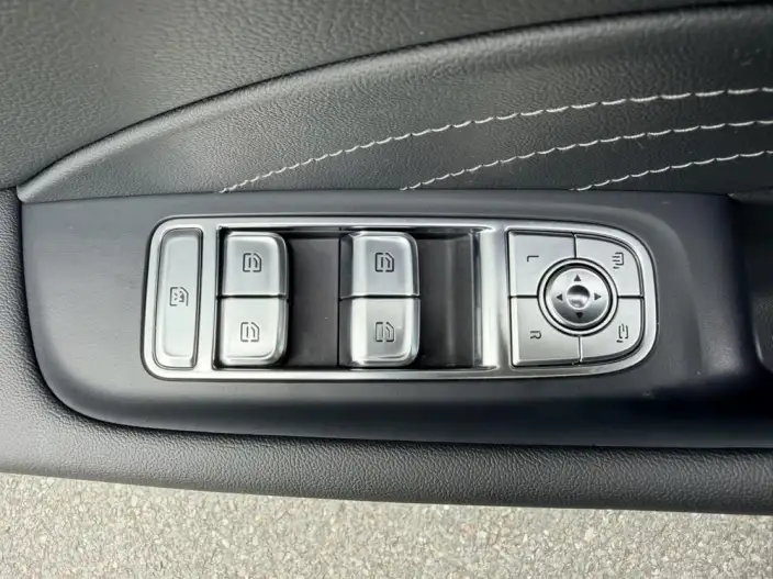 Hongqi H5 2024 Model 2.0T Automatic Flag Enjoy Edition – фото 38