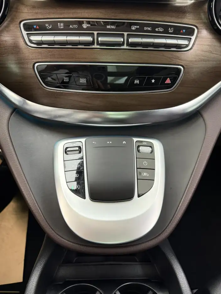 Mercedes-Benz V-Class 2020 Model V 260 L Long wheelbase Deluxe Edition – фото 9