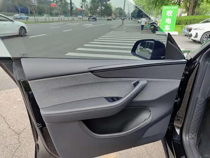 Model Y 2025 Model Rear-wheel drive version – фото 7