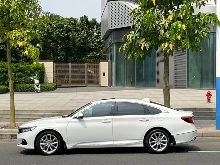 Honda Accord 2022 Model 260TURBO Deluxe Edition – фото 4