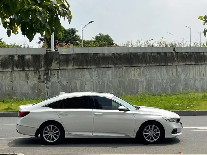 Honda Accord 2022 Model 260TURBO Deluxe Edition – фото 8
