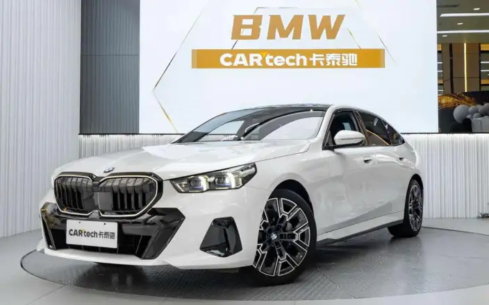 BMW 5 Series 2024 Model 530Li Leading Model Luxury Set – фото 1