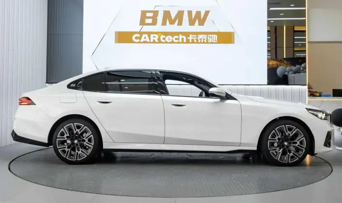 BMW 5 Series 2024 Model 530Li Leading Model Luxury Set – фото 7