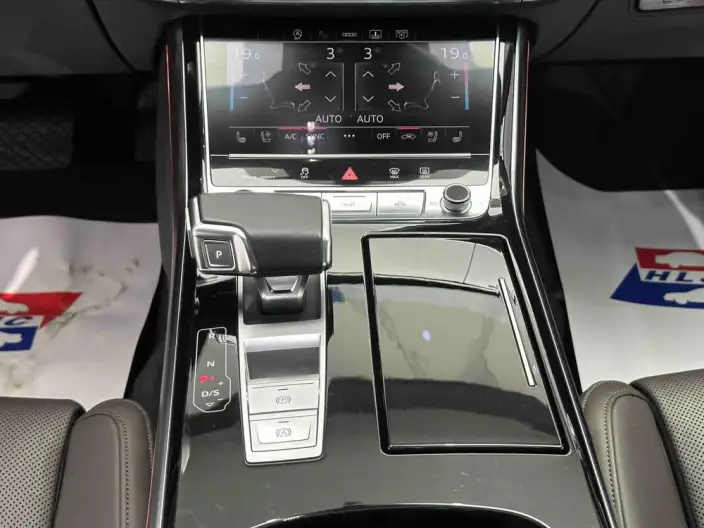 Audi A8 2021 Model A8L 50 TFSI quattro Luxury Model – фото 17